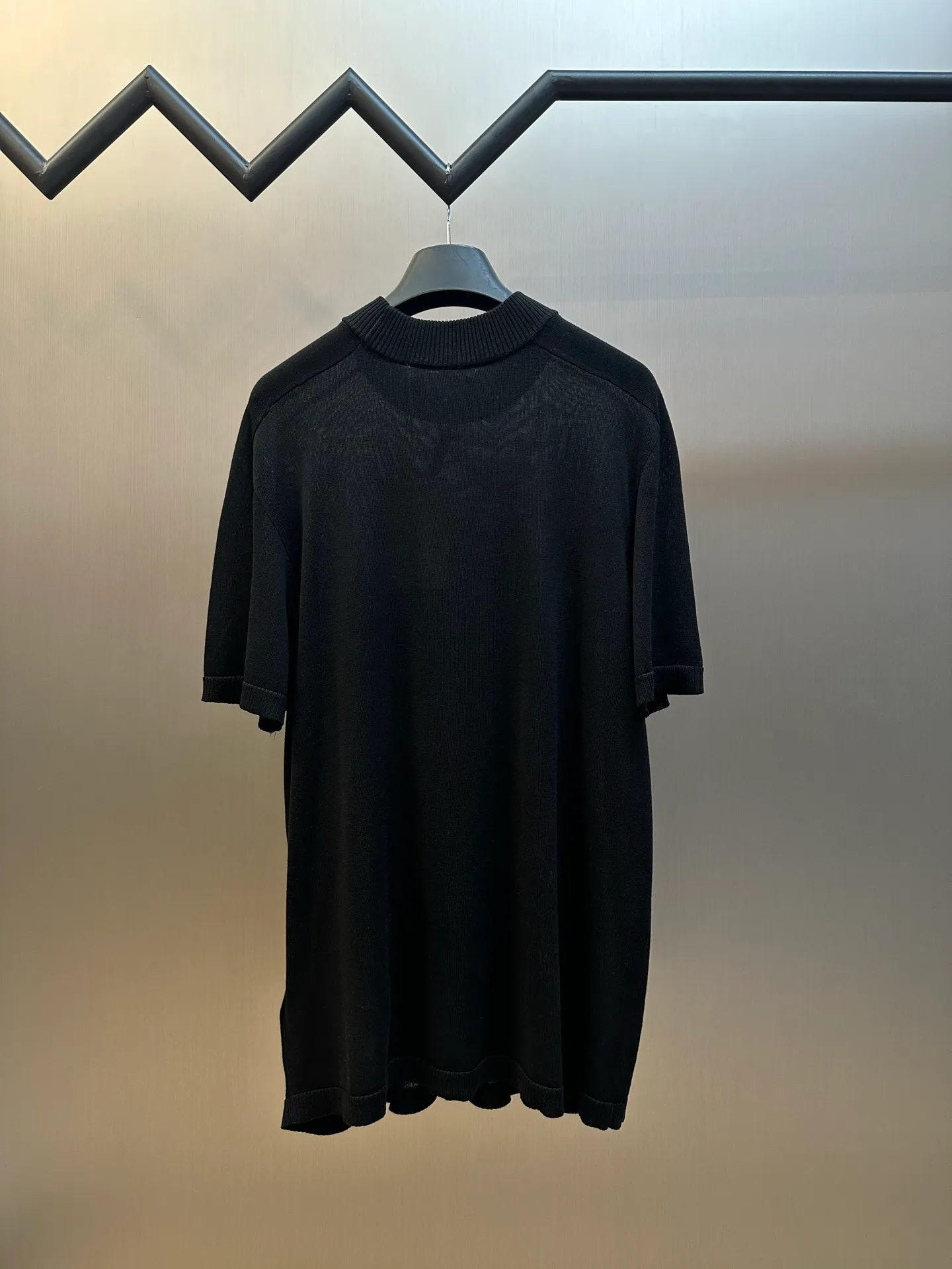 Acne ， 。 Black ，Acne Studios ， 。 ， ， 。 ， ， Acne Studios 。 ， ， ， 。 size：s m l xl